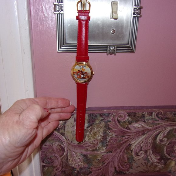 Disneyland Mickey\'s Toontown RARE Numbered Watch main image 5